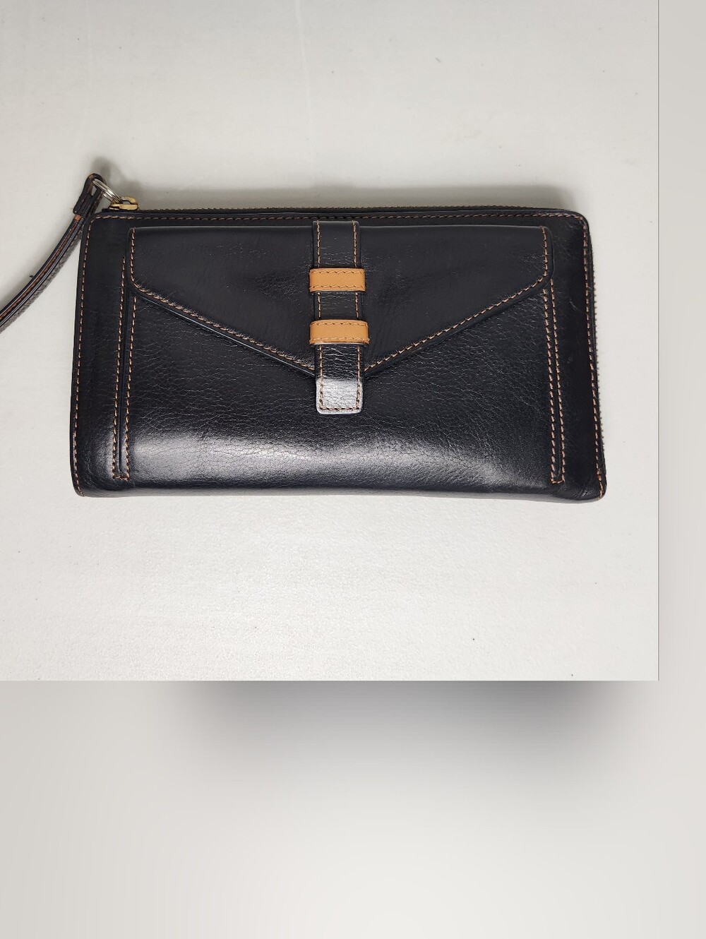Vera Bradley Black/Tan Genuine Leather Bozeman Wristlet